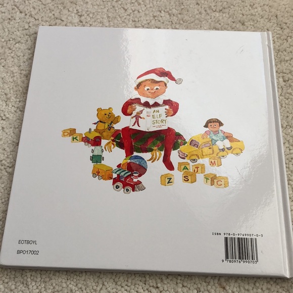 Elf on the Shelf hardcover book and candy holding elf - Picture 3 of 11